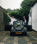 Trouwen in een Volkswagen Kever Cabriolet